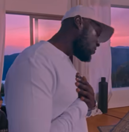 Stormzy - "Hold Me Down"