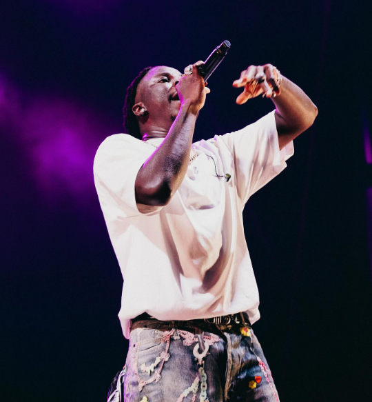 Stonebwoy energy on stage